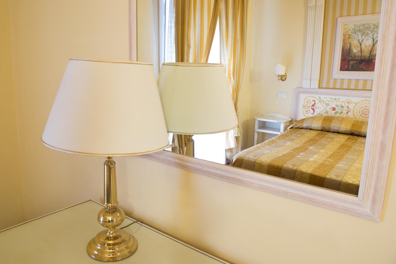 Hotel Tuder Todi Bagian luar foto